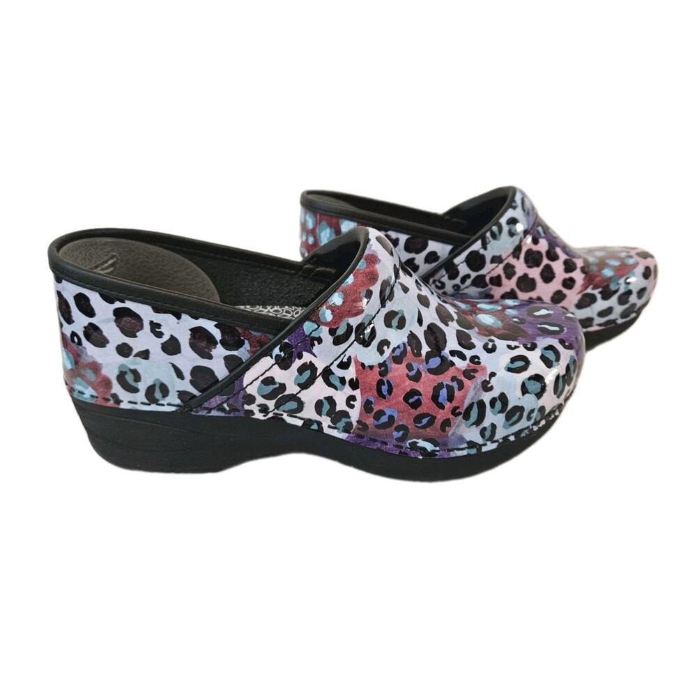 New! Dansko XP 2.0 Purple Leopard Patent Clogs Size 38, US 7.5-8 - Picture 2 of 13